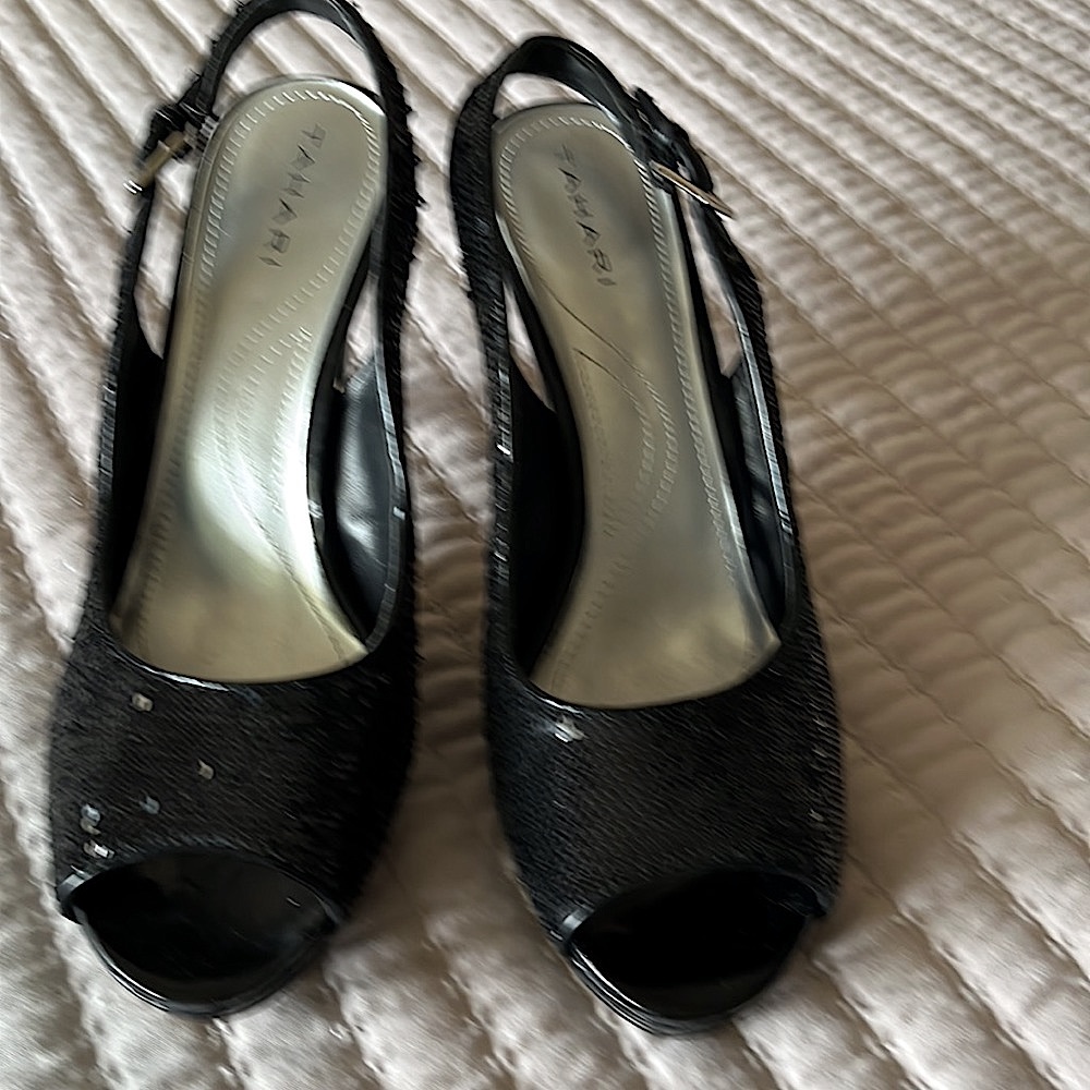 A Tahiti open toe black sequin shoe. 9 1/2 medium. Good condition.